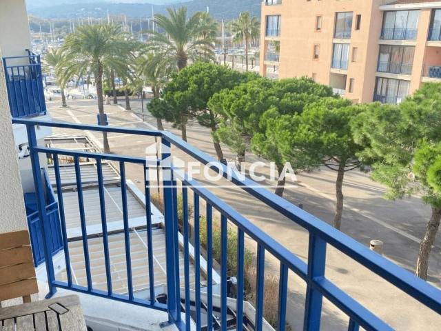 APPARTEMENT T3 AU DENIER ETAGE VUE MONTAGNE ET LATERAL PORT + Pa