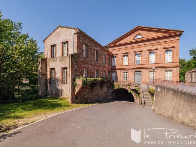 Appartement T3 avec ascenseur et parking dans résidence de carac
