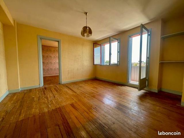 Appartement T3 avec balcon et vue sur les Pyrénées