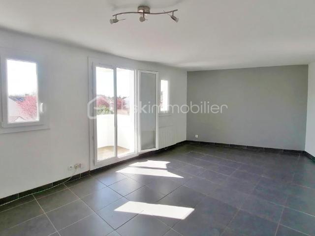 Appartement T3 avec balcon et garage