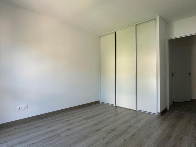 Appartement T3 avec balcon et garage double