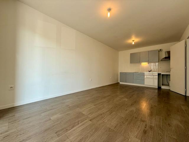 Appartement T3 avec balcon et parking sécurisé. Amiens Saint Honoré / Jean d'Arc