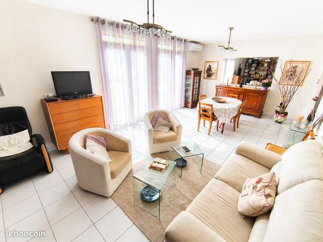 Appartement t3 avec balcon, stationnement et cave