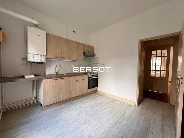 Appartement T3 avec cave et cuisine équipée