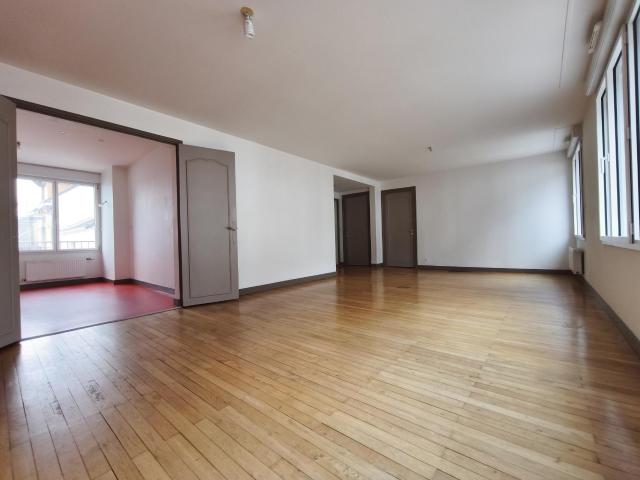 APPARTEMENT T3 AVEC DE BEAUX VOLUMES HYPER CENTRE