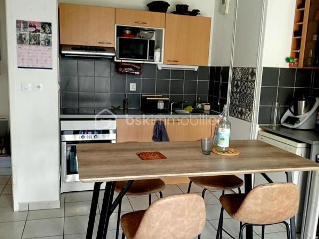 Appartement T3 avec extérieur de 15 m², 2 parkings et cadre sécurisé à Chambéry