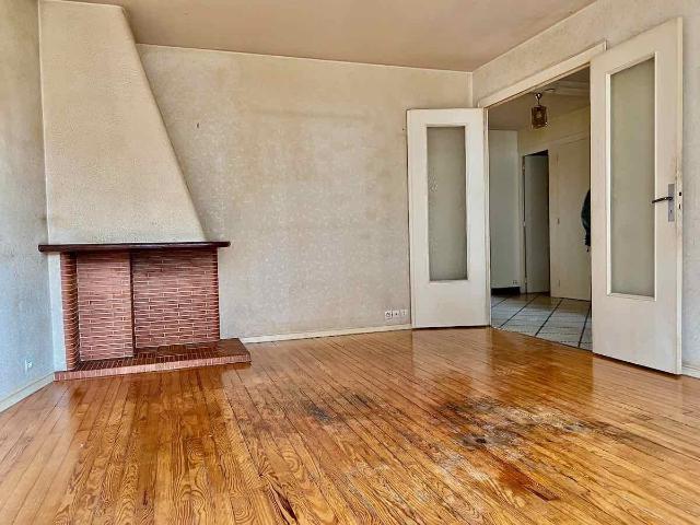 APPARTEMENT T3 AVEC GARAGE A RENOVER TALENCE
