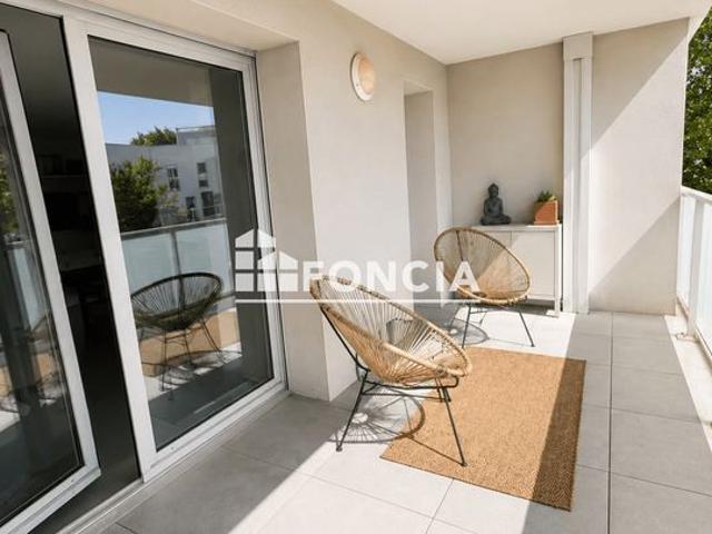 Appartement T3 avec grand balcon couvert et parking – Villefranche sur Saône