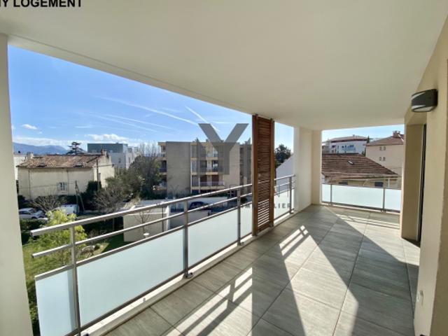 APPARTEMENT T3 AVEC GRANDE TERRASSE ET PARKING MARSEILLE 12E