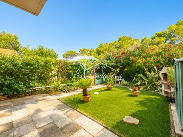 Appartement T3 avec jardin privatif, véranda, parking et exposition plein Sud Entre front de mer et CV