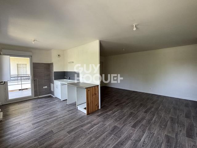 Appartement T3 avec parking et balcon à VAL DE REUIL
