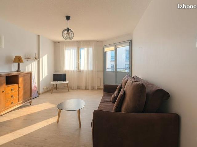 Appartement T3 avec parking privatif et loggia à Anglet Saint Jean