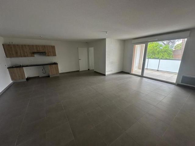 APPARTEMENT T3 AVEC TERRASSE AGDE