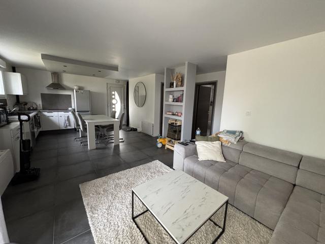 APPARTEMENT T3 AVEC TERRASSE ET JARDIN EXINCOURT