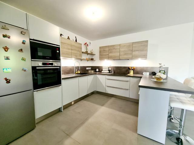 Appartement T3 avec Terrasse et Parking