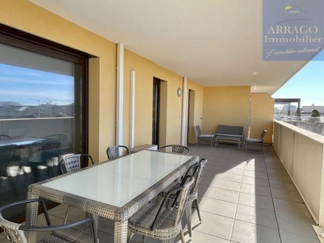 Appartement T3 avec terrasse et parking