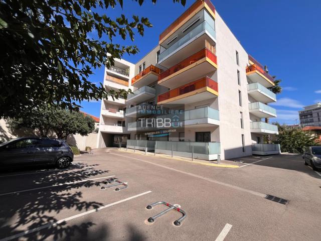 APPARTEMENT T3 AVEC TERRASSE ET PARKING A PERPIGNAN St MARTI