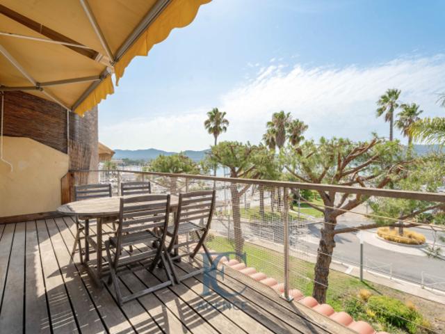 Appartement T3 avec terrasse et vue mer panoramique