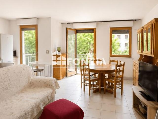 Appartement T3 avec terrasse, garage et parking privatif – Vendu loué