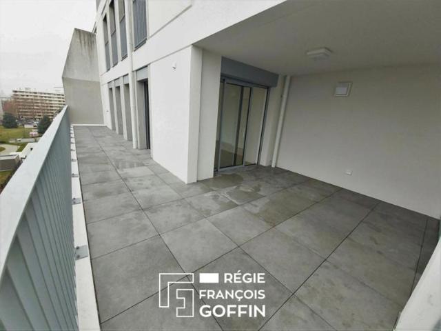 APPARTEMENT T3 AVEC TERRASSE GARAGE SECTEUR MONTCHAT