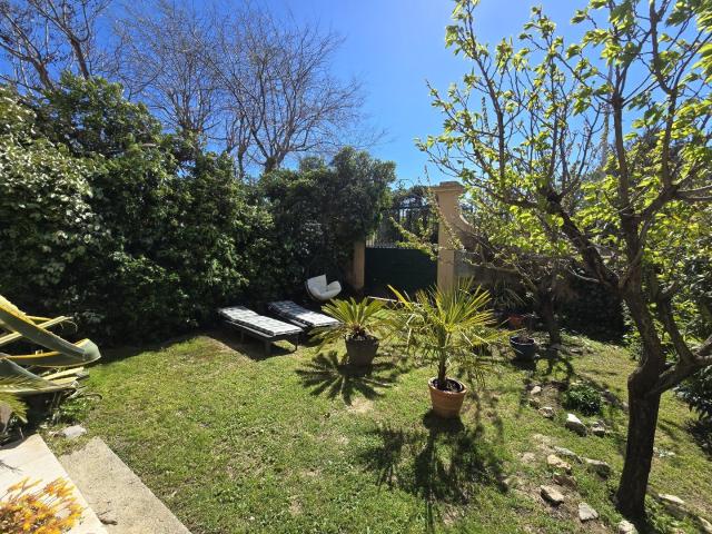 Appartement T3 avec terrasse, jardin privatif et stationneme. 73m² Sète