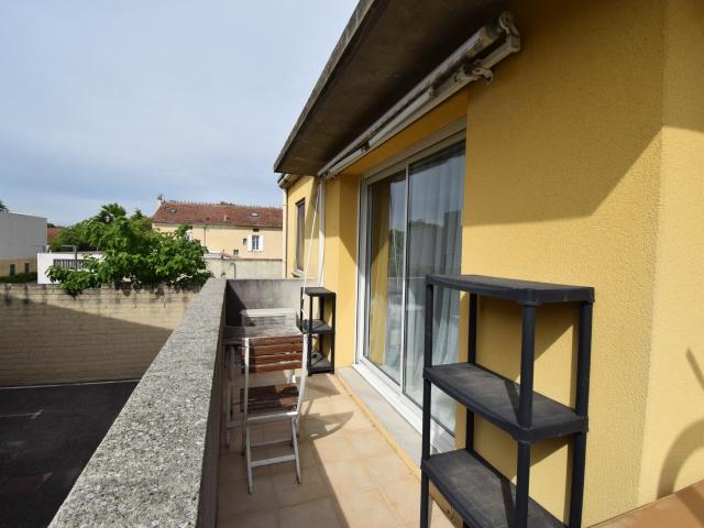 Appartement T3 avec terrasse plein sud et parking dans une résidence sécurisée