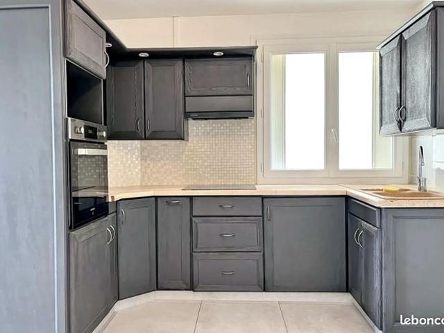 Appartement T3 avec terrasse sans vis à vis | Annecy centre | Proche commerces