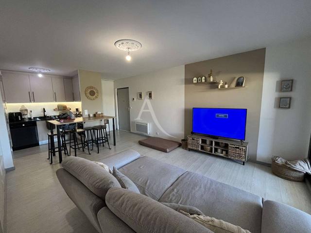 Appartement T3 avec 2 chambres, terrasse, et garage 34110 FRO