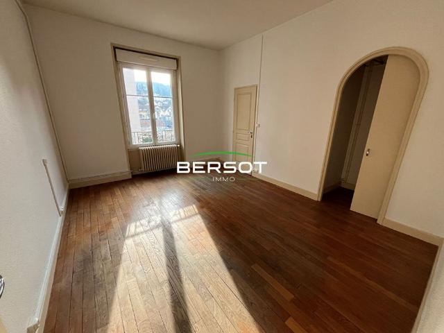 Appartement T3 avenue fontaine argent proche boucle Besançon