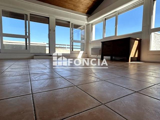 Appartement T3 bis avec terrasse et garage en résidence sécurisée Rive gauche de Villeneuve sur Lot