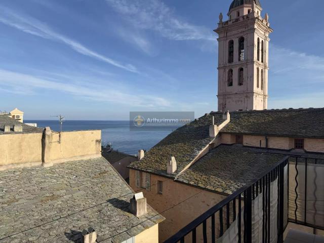 Appartement T3 + Cave – 142 m² habitables – Deux balcons – D. 142m² Bastia