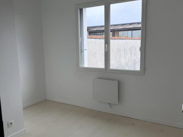 APPARTEMENT T3 CENTRE BOURG
