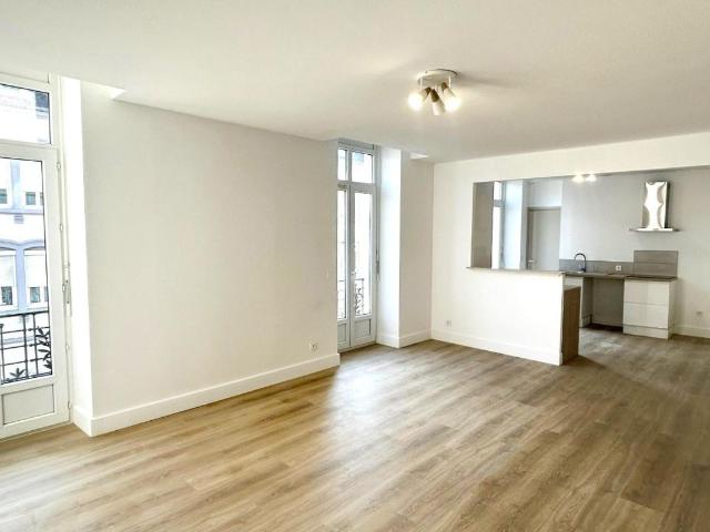 APPARTEMENT T3 CENTRE VILLE