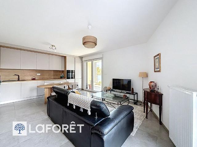 Appartement T3 CHAMPAGNE AU MONT D OR à louer