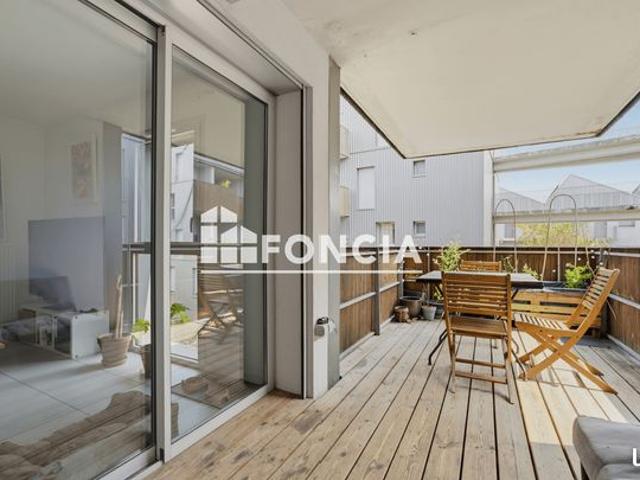 Appartement T3 – Cours Balguerie Stuttenberg avec Parking et extèrieur