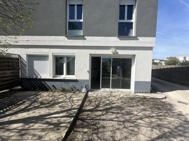 Appartement T3 de 48.5 m² en bon etat avec jardin de 70 m²