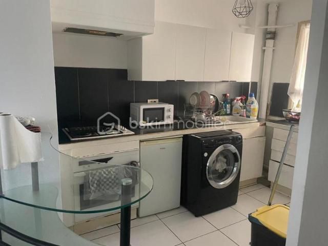 Appartement T3 de 50,30m² avec ascenseur + cave situé quartier Les Chartreux 13004 Marseille