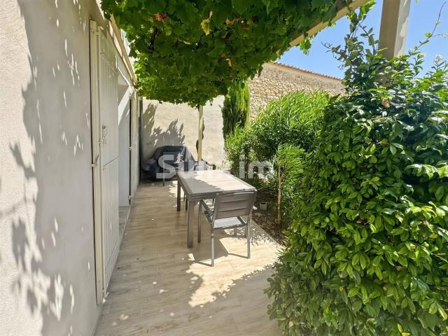 Appartement T3 de 63 m2 RDC terrasse 23 m2 63m² Sainte Cécile les Vignes
