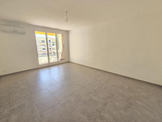 Appartement T3 de 63m² avec 2 balcons – Résidence L'Oliveraie