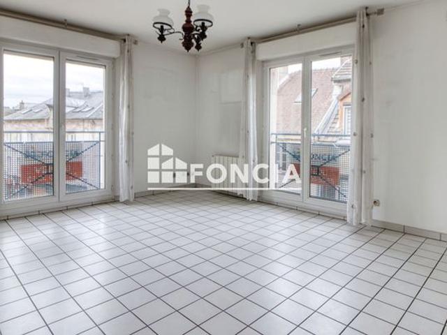 Appartement t3 de 60 m2 avec place de parking plein centre ville