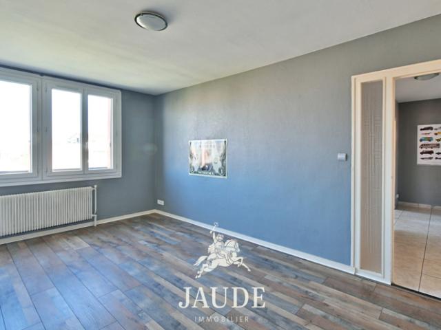 Appartement T3 de 62 m2 en DERNIER ÉTAGE avec balcon, parkin