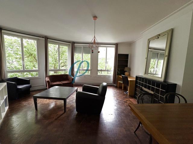 Appartement T3 de 67m2 place du commerce