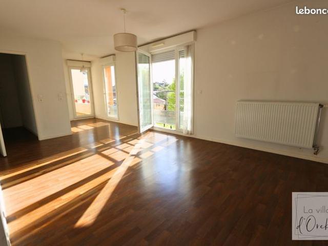 Appartement T3 de 65m2 avec terrasse 10m2 avec vue dégagée et 2 places de parking