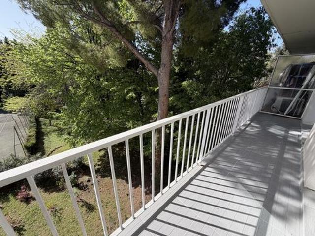APPARTEMENT T3 DE 65m² / BALCON / CAVE / PISCINE / TENNIS
