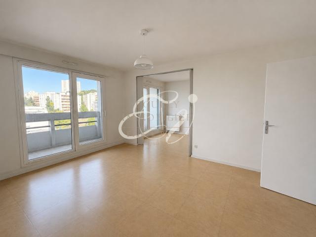 APPARTEMENT T3 DE 66 M2 AVEC BALCON ET FORT POTENTIEL