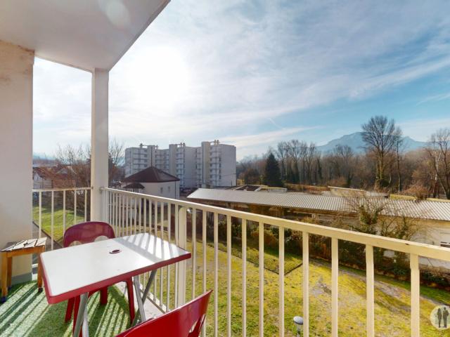 Appartement T3 de 66m2 avec balcon + cave loué en 4 chambres 1600euros