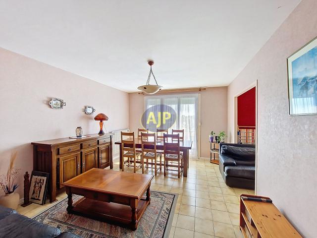 Appartement T3 de 68m2 secteur les Eyquems Proche Tram A Proche des commodités