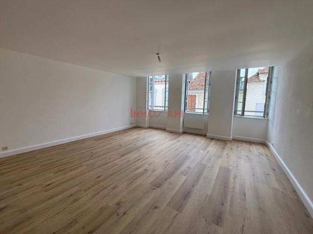 Appartement T3 de 73 m2 situé à Orthez, vendu occupé