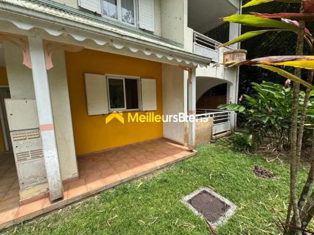 Appartement T3 de 70 m² à Baie Mahault en résidence sécurisée