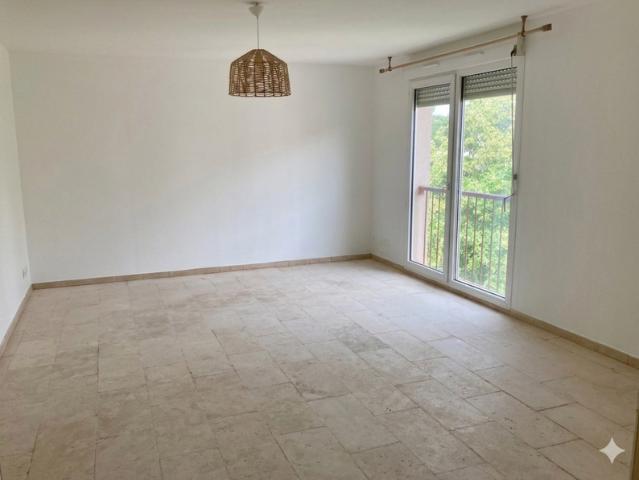 Appartement T3 de 71 m2 avec parking, cave et balcons